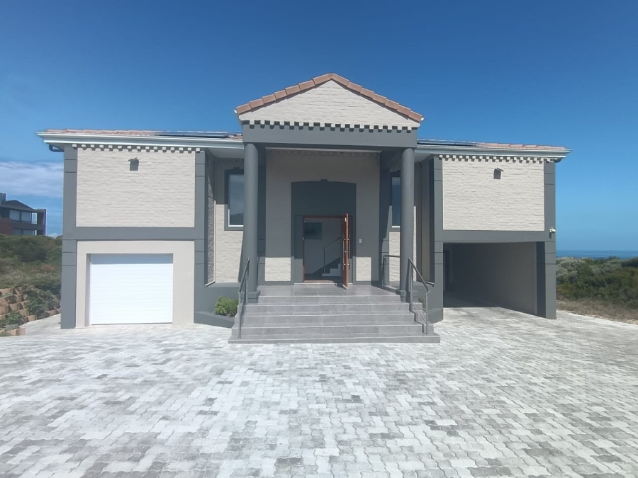 5 Bedroom Property for Sale in Kleinbaai Western Cape